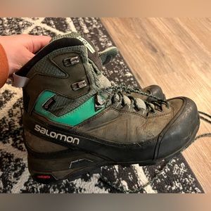 Salomon women’s hiking boots